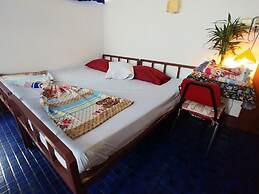 Prasuri Guest House