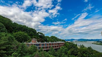 Walkerhill Douglas House