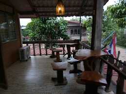 Heuan Kru Noi Homestay