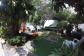 The Oasis Hostel - Adults Only