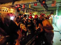 The Oasis Hostel - Adults Only