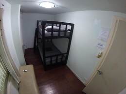 The Oasis Hostel - Adults Only