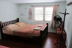 The Oasis Hostel - Adults Only