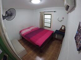 The Oasis Hostel - Adults Only