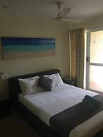 Cairns Golf Course Apartment