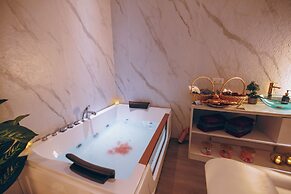 Loumage S Suites and Spa