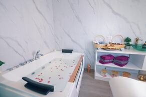 Loumage S Suites and Spa