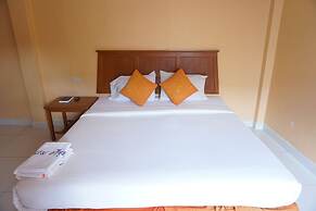 Sri Chumphon Hotel