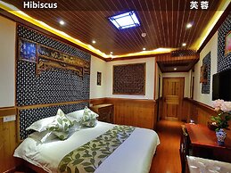 Yangshuo Li River Lodge