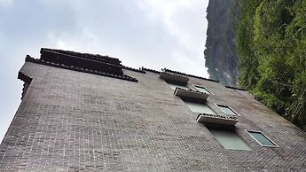 Yangshuo Li River Lodge