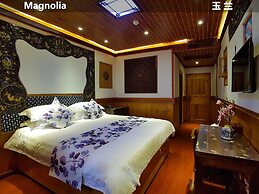 Yangshuo Li River Lodge