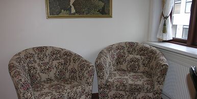 Three Sisters Studio Apartments