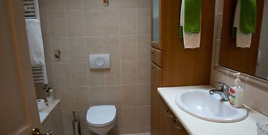 Three Sisters Studio Apartments