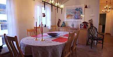 Three Sisters Studio Apartments