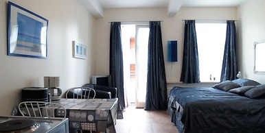 Three Sisters Studio Apartments