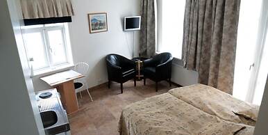 Three Sisters Studio Apartments