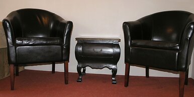 Three Sisters Studio Apartments