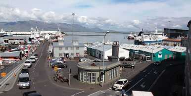 Three Sisters Studio Apartments