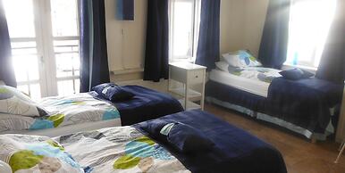 Three Sisters Studio Apartments