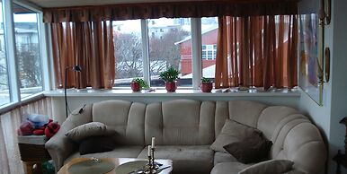 Three Sisters Studio Apartments