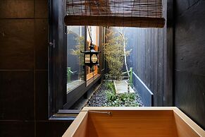 Kyoto Urushiro Wakasaya