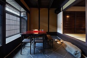 Kyoto Urushiro Wakasaya