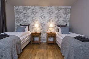 Embassy Apartments Downtown