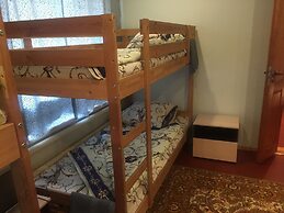 Guest House on Griboedovsky 27a - hostel