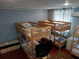 Guest House on Griboedovsky 27a - hostel