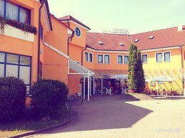 Hotel Lampertheim Flair GmbH & Co. KG
