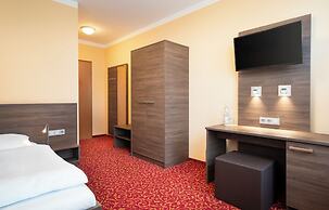 Ates Hotel Lampertheim by Aurum
