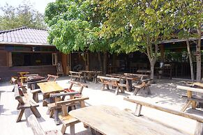 Phuruarounmai Resort