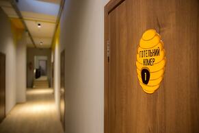 Hotel Bee Station - Hostel