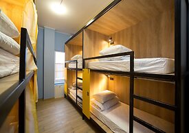 Hotel Bee Station - Hostel