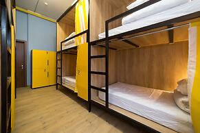 Hotel Bee Station - Hostel