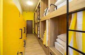 Hotel Bee Station - Hostel