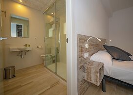 AGI Gloria Rooms