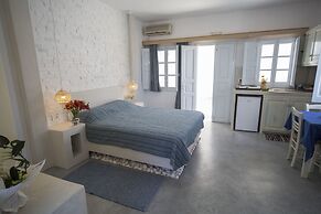 Ianthe Apartments and Villa