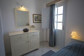 Ianthe Apartments and Villa