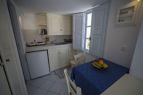 Ianthe Apartments and Villa