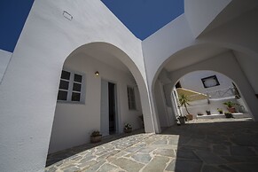 Ianthe Apartments and Villa