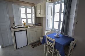 Ianthe Apartments and Villa