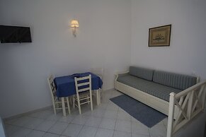 Ianthe Apartments and Villa