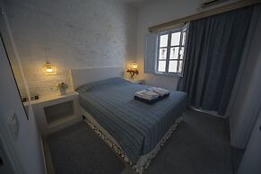 Ianthe Apartments and Villa