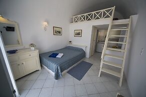 Ianthe Apartments and Villa