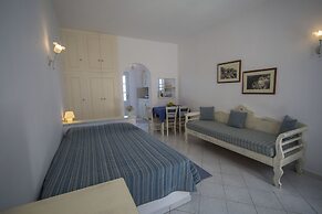 Ianthe Apartments and Villa