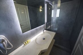 Ianthe Apartments and Villa