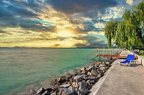 Világos Hotel Balatonvilágos
