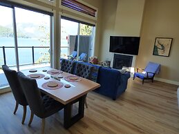 Eagle Reach - A West Coast Cottage