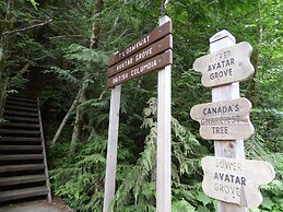 Eagle Reach - A West Coast Cottage